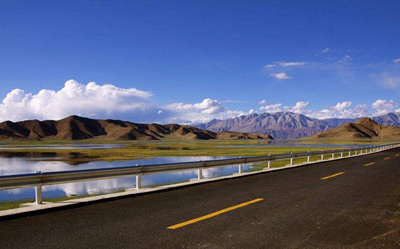 2017年西藏公路通车总里程将突破9万公里