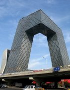 时评：比“奇怪建筑”更怪的是什么？