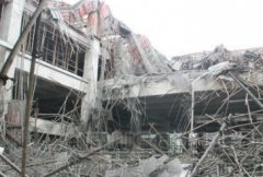 [福州]马尾区在建楼盘突然坍塌 被埋4名工人目前在救治中