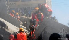 肯尼亚首都一在建住宅楼坍塌 已有7人获救