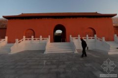 上海市区现山寨“天安门”搭建仅用12天被批丑