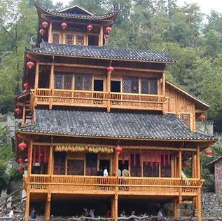 土家族等族传统民居,在渝东南及桂北,湘西,鄂西,黔东南地区的吊脚楼