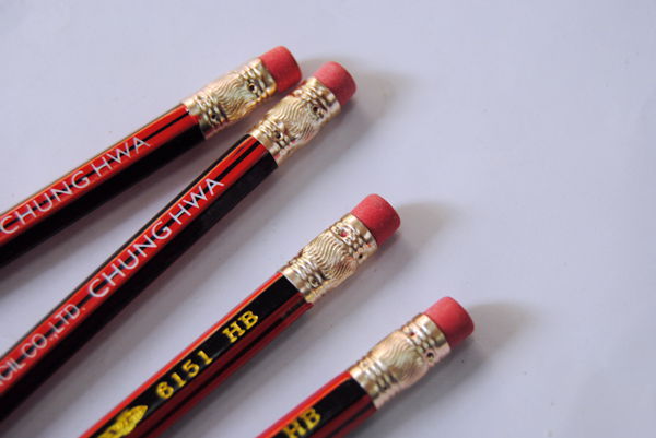 <font color='red'>HB</font>铅笔