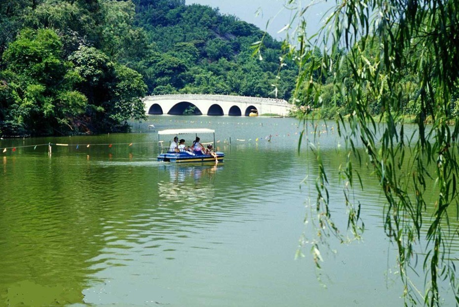 19 1571 《生態樂園》順德生態樂園順德生態樂園位於珠江三角洲腹地的